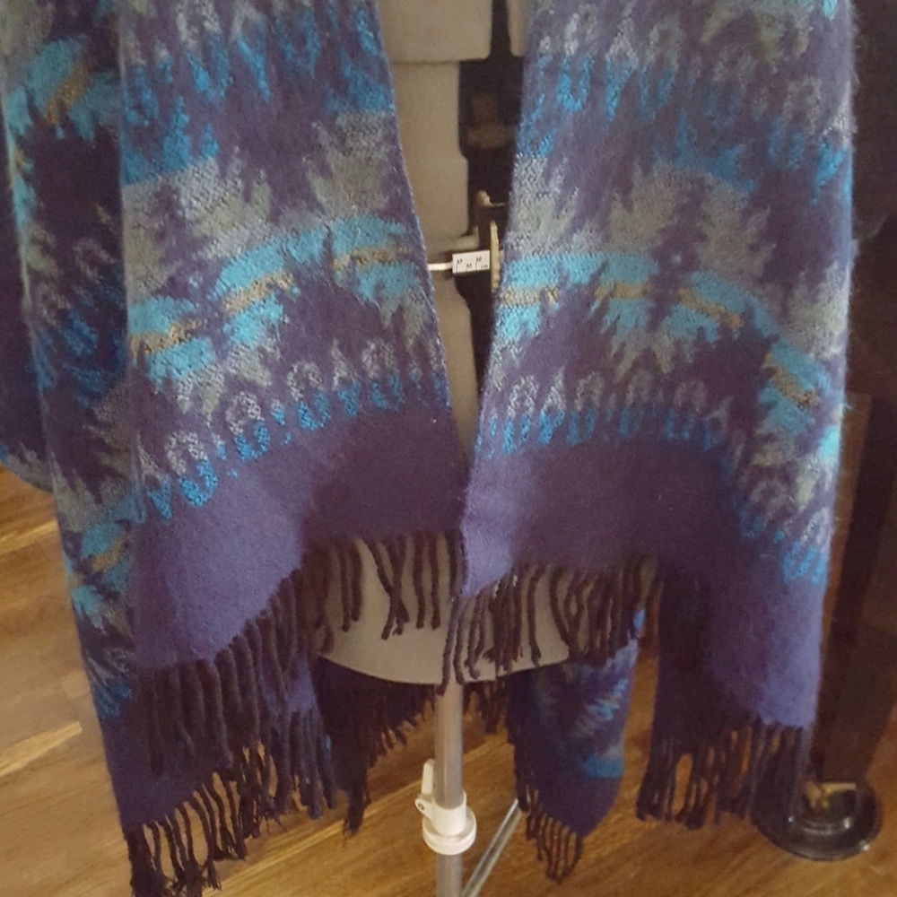 Poncho. - Picture 4 of 6